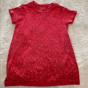 lululemon athletica Red Short Sleeve Tee